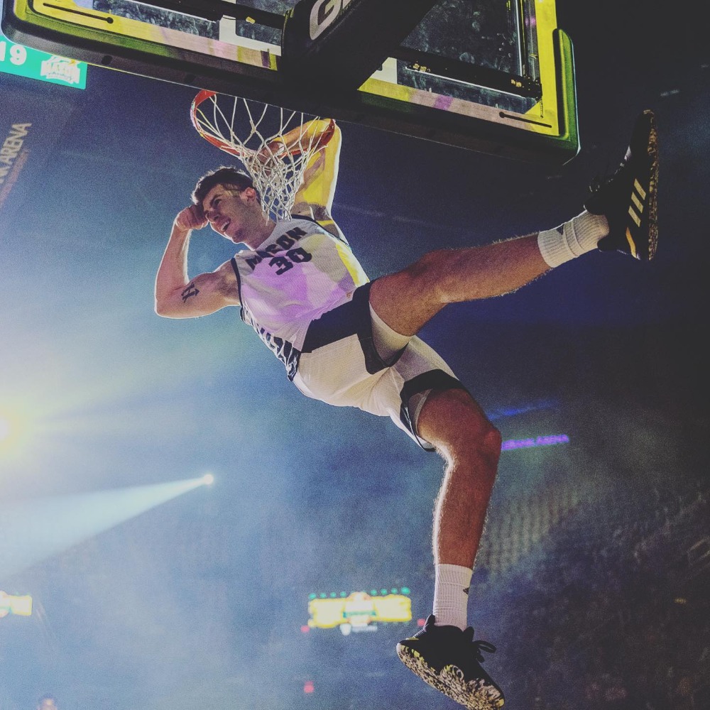 Meet your Posher, Julie